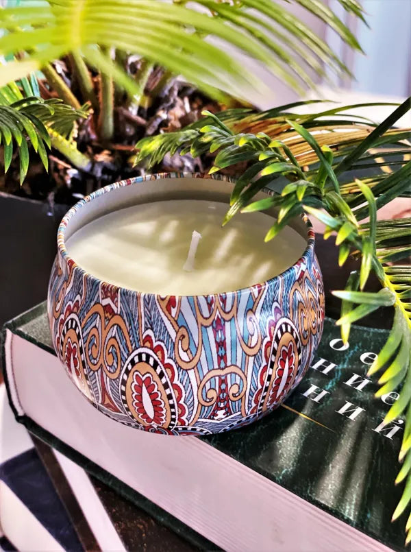 WHITE GARDENIA Soy Wax Candle in Tin Jar (6 oz)