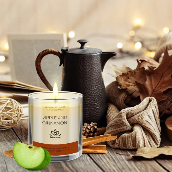 APPLE AND CINNAMON Soy Wax Candle in Glass Jar (10 oz)